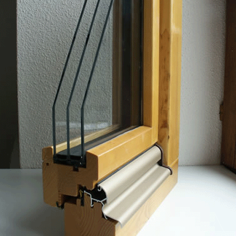 Fenêtre triple vitrage en coupe