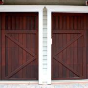 Porte de garage en bois